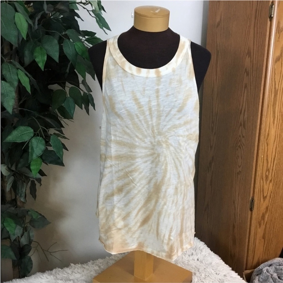 SO Tops - SO sleeveless muscle tank Woman’s Juniors size XXL tan & white spiral pa…